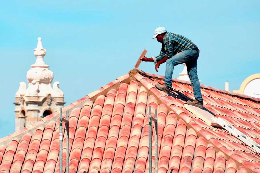 Best-Shoes-for-Roofing-roof